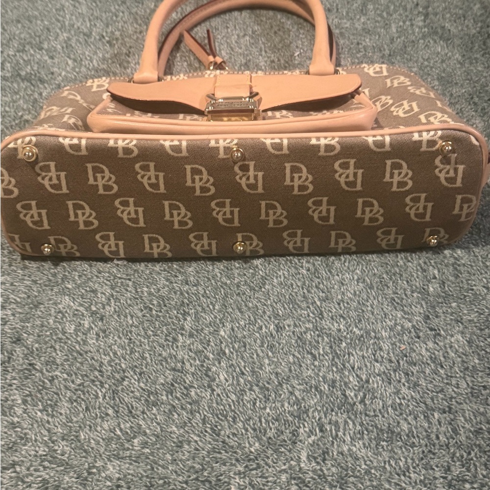 Dooney & Bourke Gray Signature Satchel with Tan Trim - Picture 7 of 10